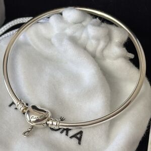 NEW Pandora Sterling Silver 925 Infinity Heart Clasp Bangle Bracelet
